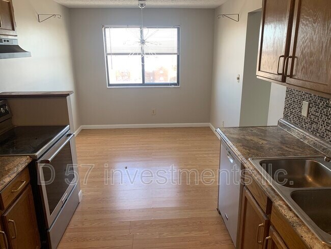 Building Photo - 9513 Woodland Hills Dr
