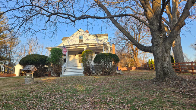Foto del edificio - 2939 Daisy Rd