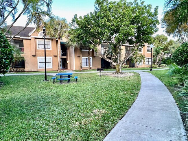 Foto del edificio - 10680 SW 155th Pl