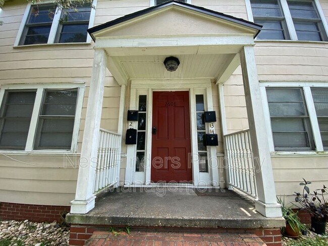 Foto del edificio - 2608 College St