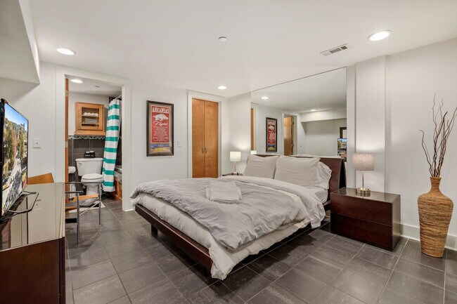 Foto del edificio - 329 N West Ave