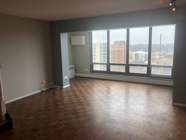 Foto del edificio - 6166 N Sheridan Rd