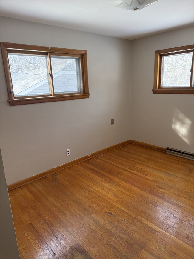 Building Photo - 2416 Oregon Ave