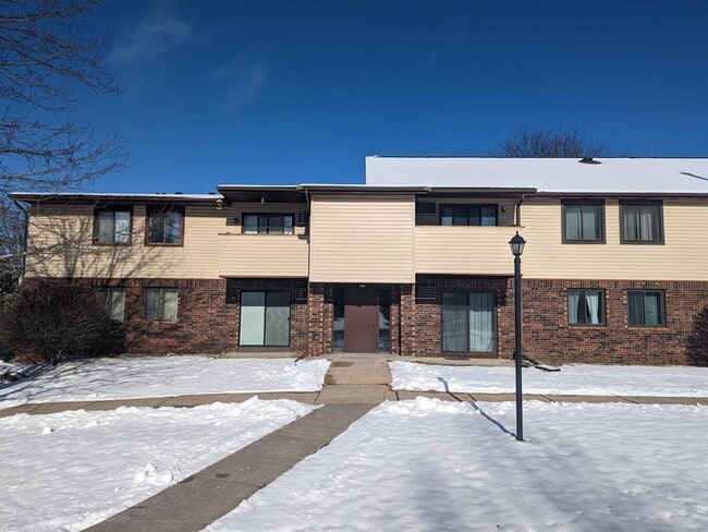 Building Photo - 841 N Gammon Rd