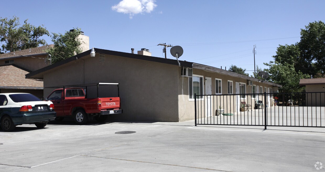 Primary Photo - 15825 Tokay St