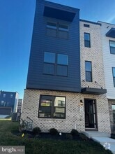 Building Photo - 420 Carroll Walk Ave