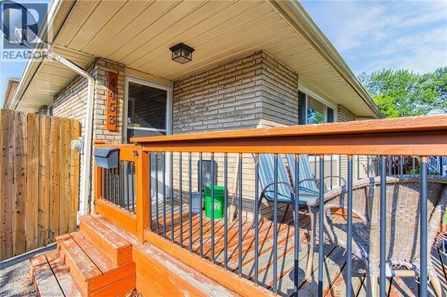 Photo du bâtiment - 4453 Meadowvale Dr