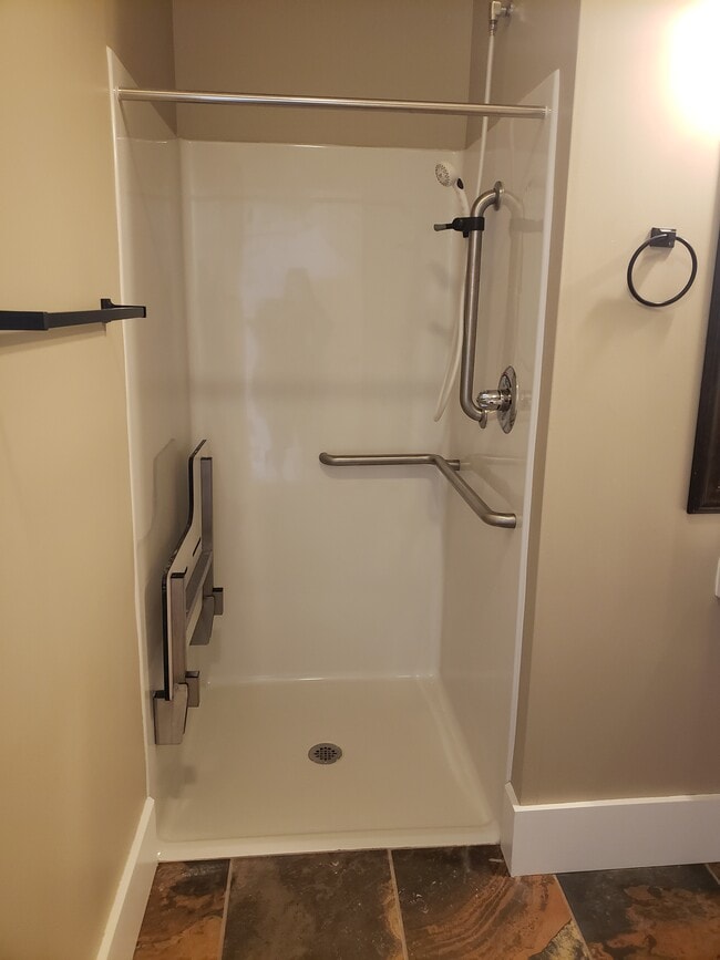 Building Photo - 2212 E 12th St