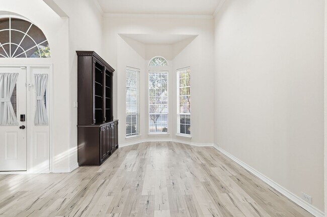 Foto del edificio - 5009 Promise Land Dr