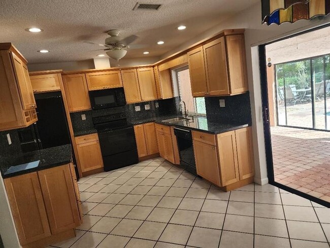 Building Photo - 8280 NW 5th St