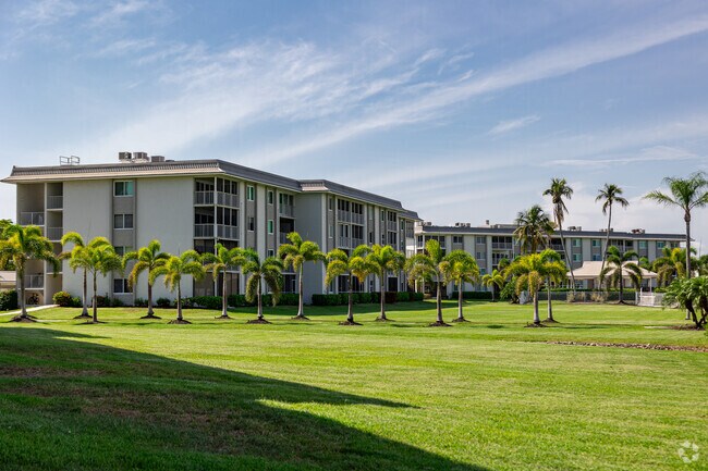 Foto del edificio - Mariner's Cove
