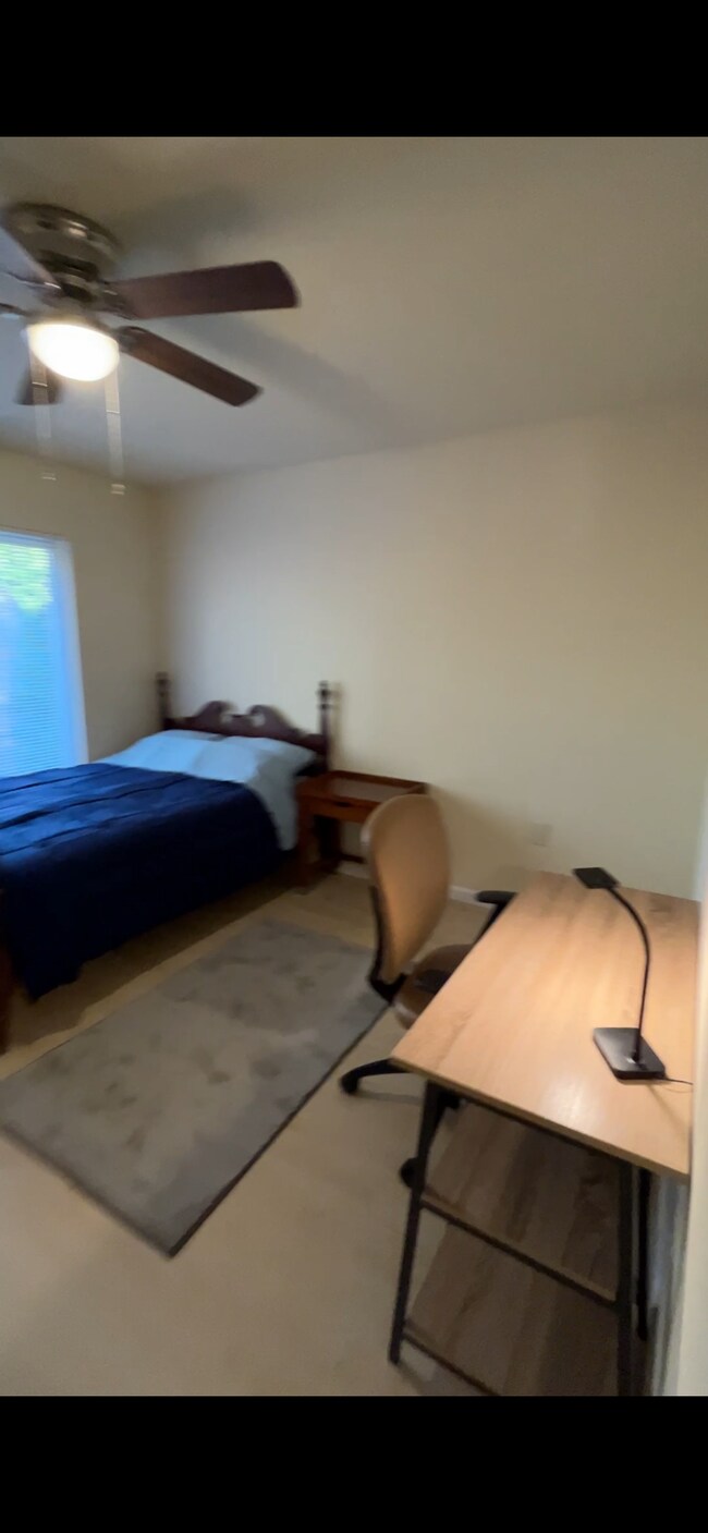 Foto del edificio - 1431 Collegiate Cir