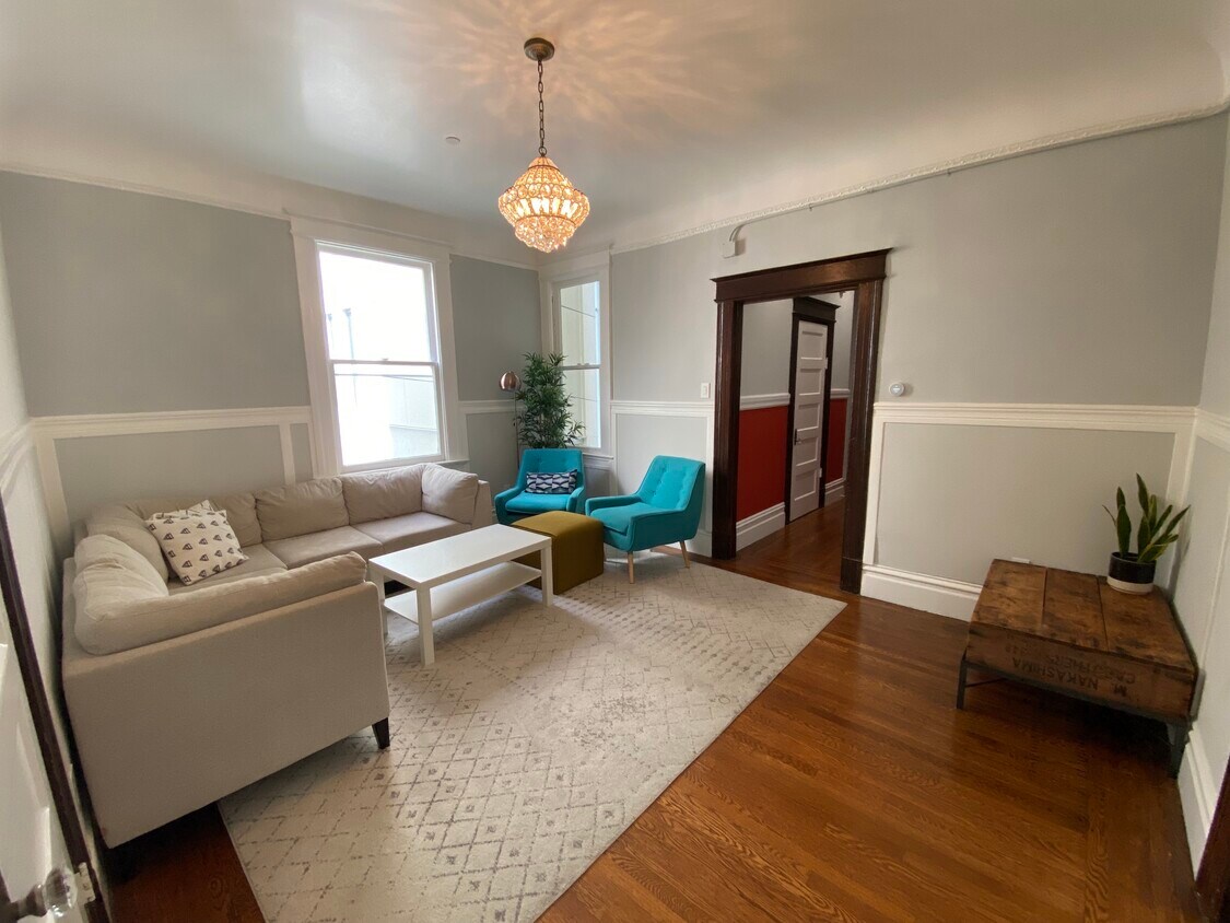 Primary Photo - 2816 Harrison St