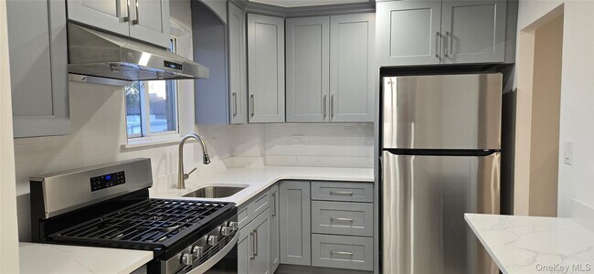 Building Photo - 62-60-62-71 71st St