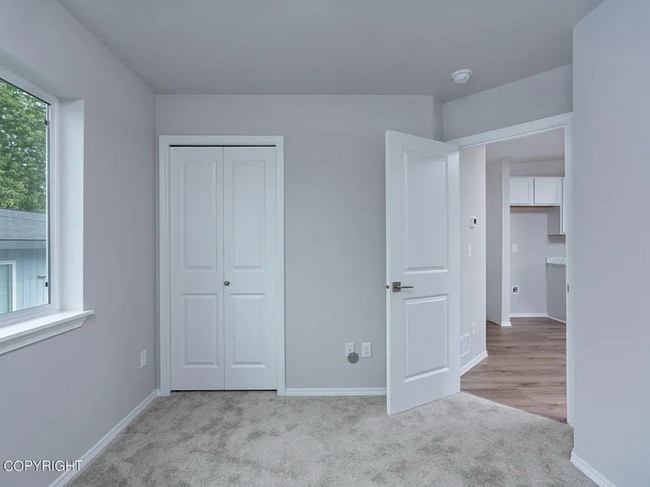 Building Photo - Beautifully designed condo!