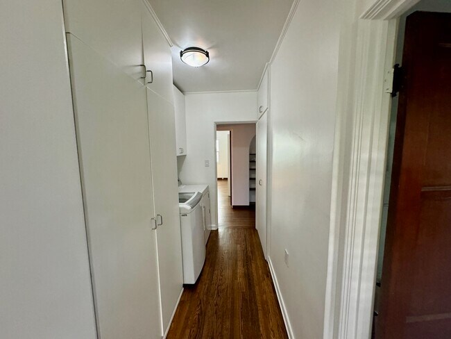 Foto del edificio - 427 S Bedford Dr