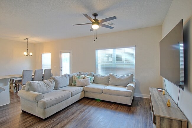 Building Photo - 681 Abode Ave