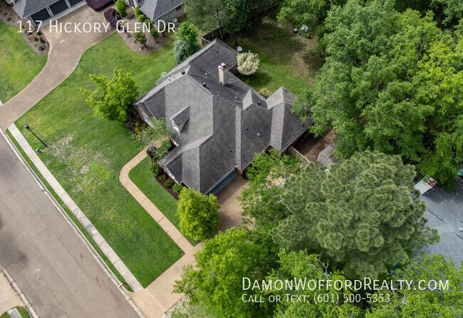 Building Photo - 117 Hickory Glen