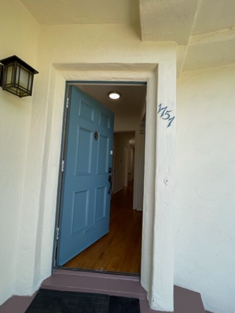 Foto del edificio - 1757 Midvale Ave