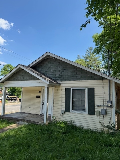 Primary Photo - 2BR/1BA home on corner lot in north Nashvi...