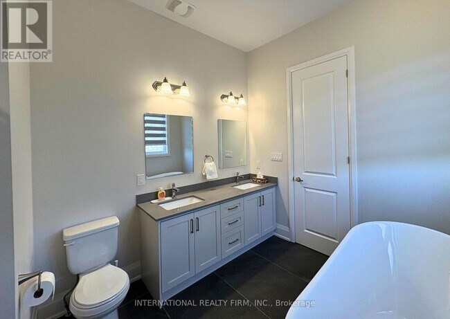 Photo du bâtiment - 670 Park Rd