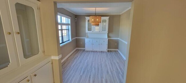 Foto del edificio - 704 Wicklow Pl