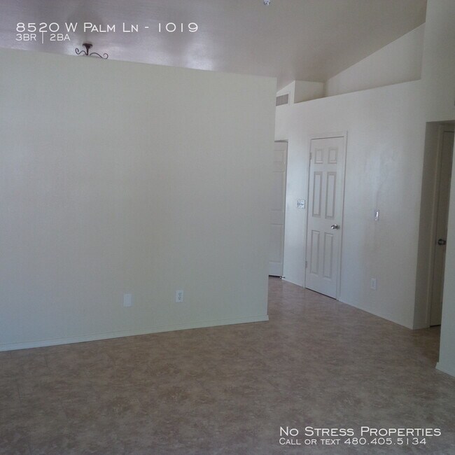 Foto del edificio - 8520 W Palm Ln