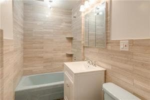 Building Photo - 401 E 81st St