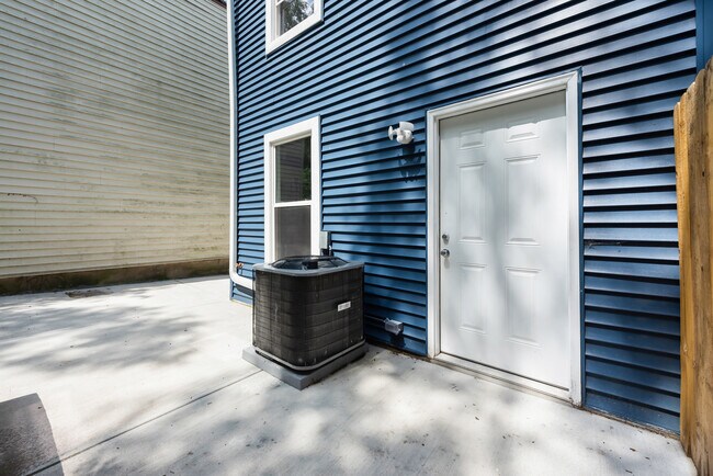 Building Photo - 4112 Kirby