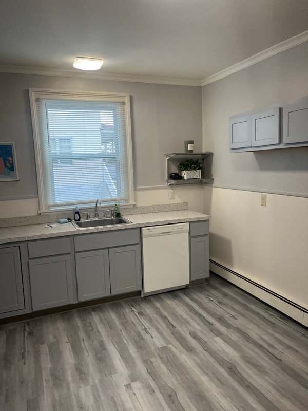 Building Photo - 302 E Elm St