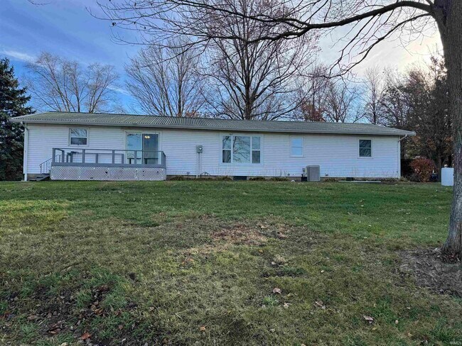 Building Photo - 2418 E 550 N