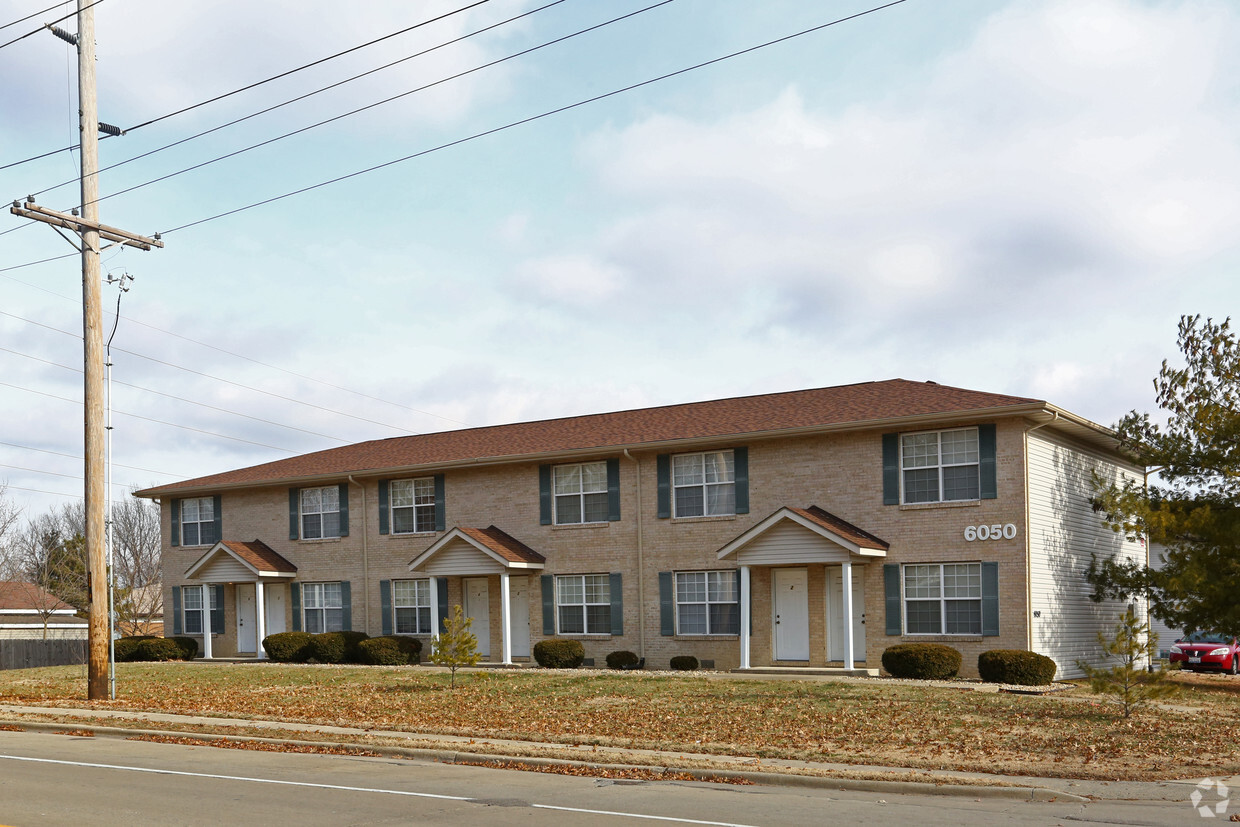 Primary Photo - Autumn Pine Apartment Buildings