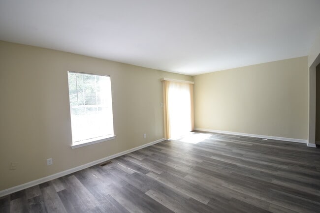 Foto del edificio - 6028 Saint Moritz Dr