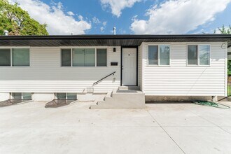 Building Photo - 360 N 200 W