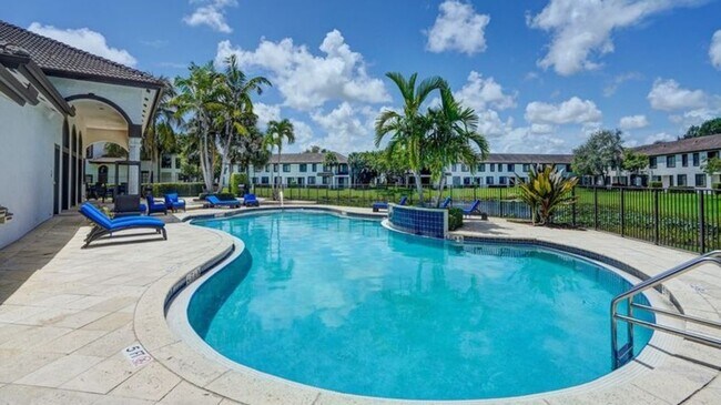 Foto del edificio - 14768 Enclave Lakes Dr
