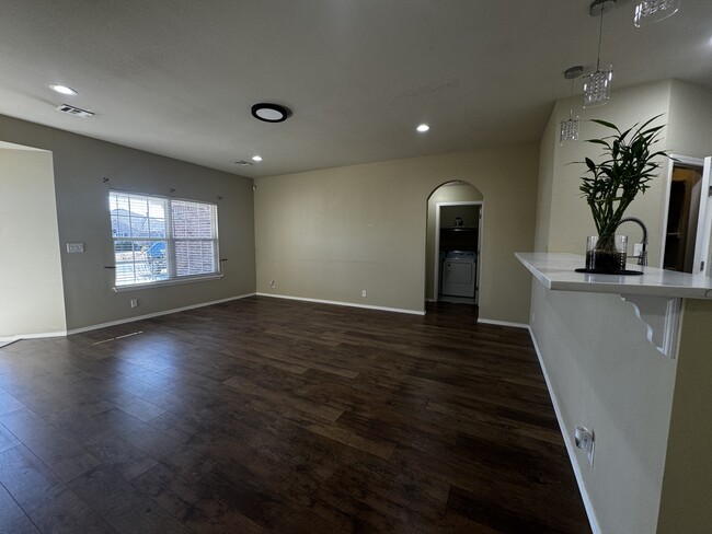 Foto del edificio - 14724 S Fern Pl