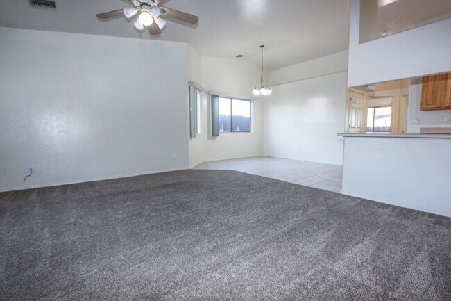 Foto del edificio - 8509 E Leigh Dr
