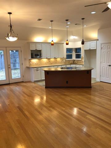 Foto del edificio - 5311 Altacrest Ct