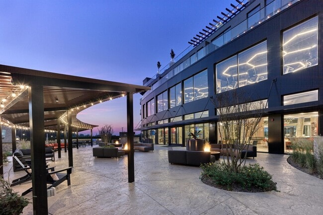 Foto del edificio - The Raye