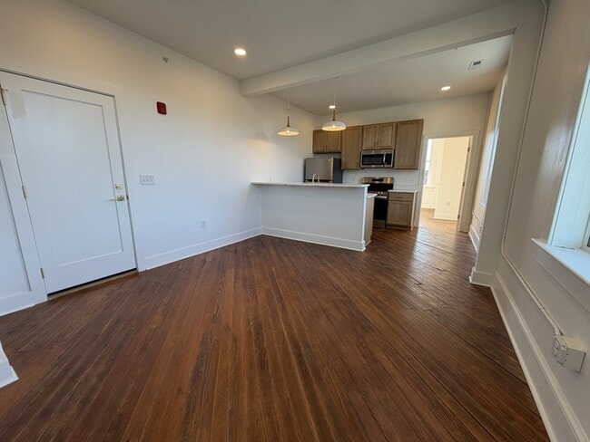 Building Photo - 901 Fifth Street - 302