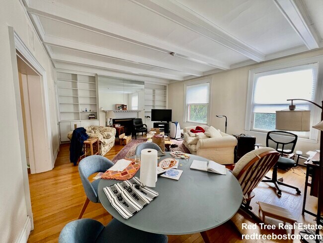 Foto del edificio - 1712 Beacon St
