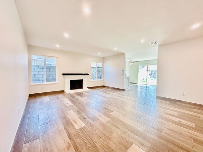 Foto del edificio - 2912 E Brookside Ct