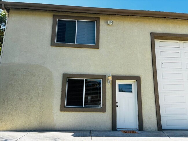 Foto del edificio - 16875 Orangecrest Ct