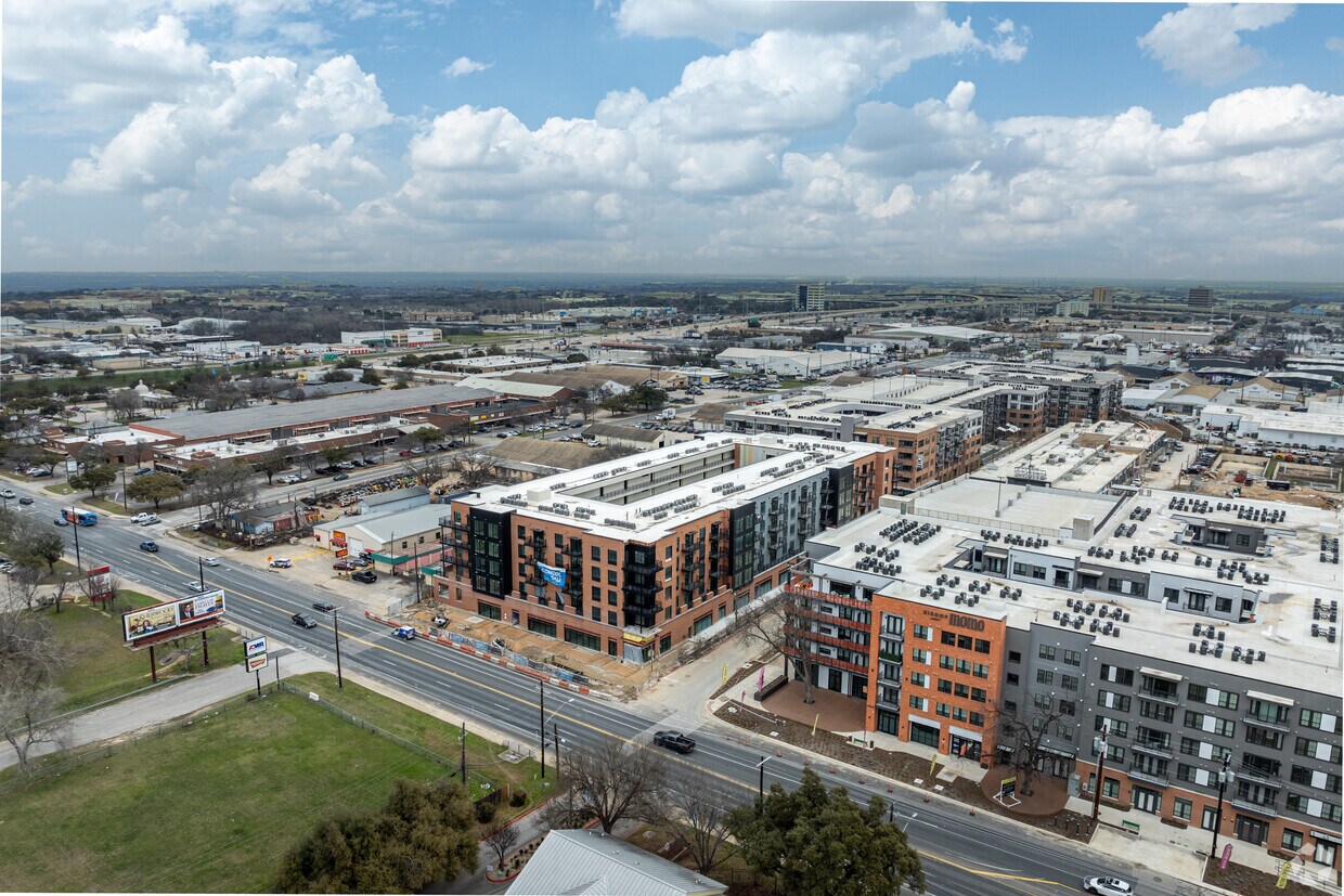 Foto del edificio - Congress Lofts