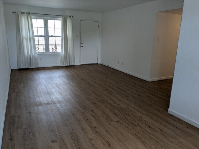 Foto del edificio - 5550 N Braeswood Blvd