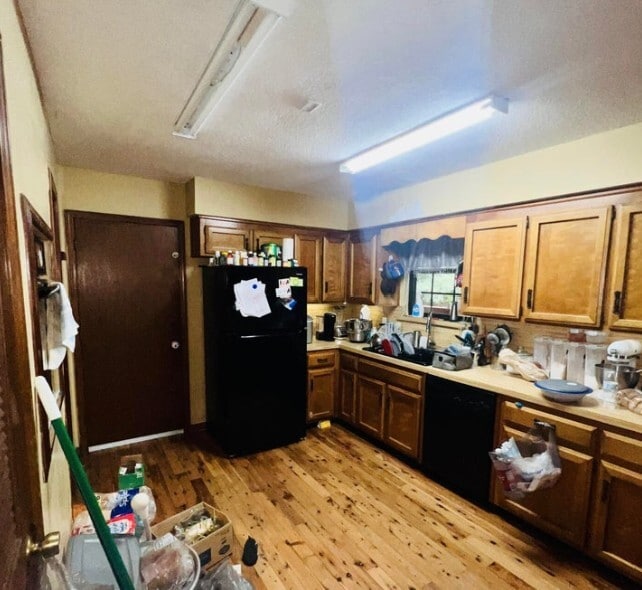 Foto del edificio - 302 Bernard Rd