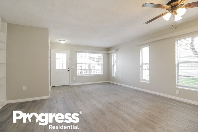 Building Photo - 631 Cave Hollow Ln