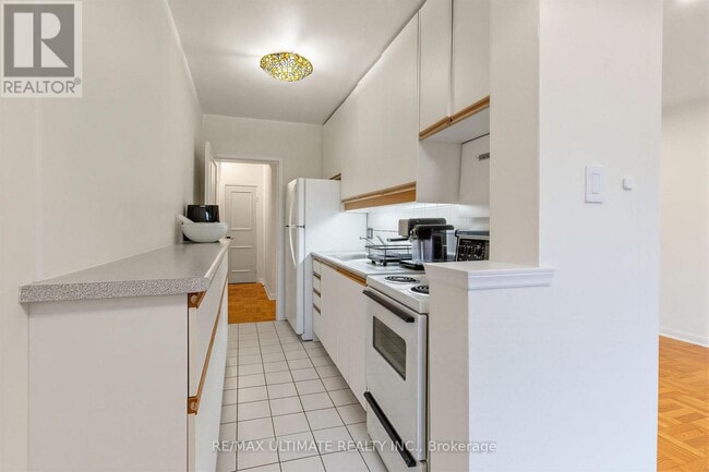 Building Photo - 2 Ridelle Ave