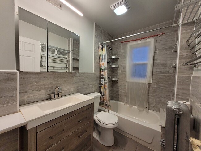 Building Photo - 31 Lyman Ave