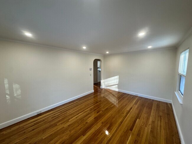 Foto del edificio - 32 Bishop Rd
